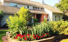Mcdougall Lane Bed & Breakfast